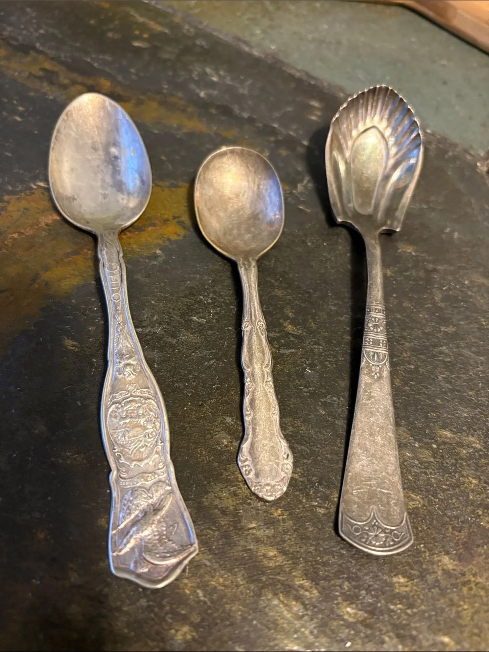 Antiqu Silverplate Serving & Teaspoons Set - Silver Tone. Maker 1882 Rogers